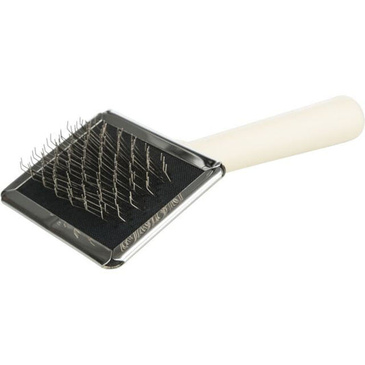 TRIXIE Minkštas šepetys, medinė rankena-metal. dantukai, 9x13 cm