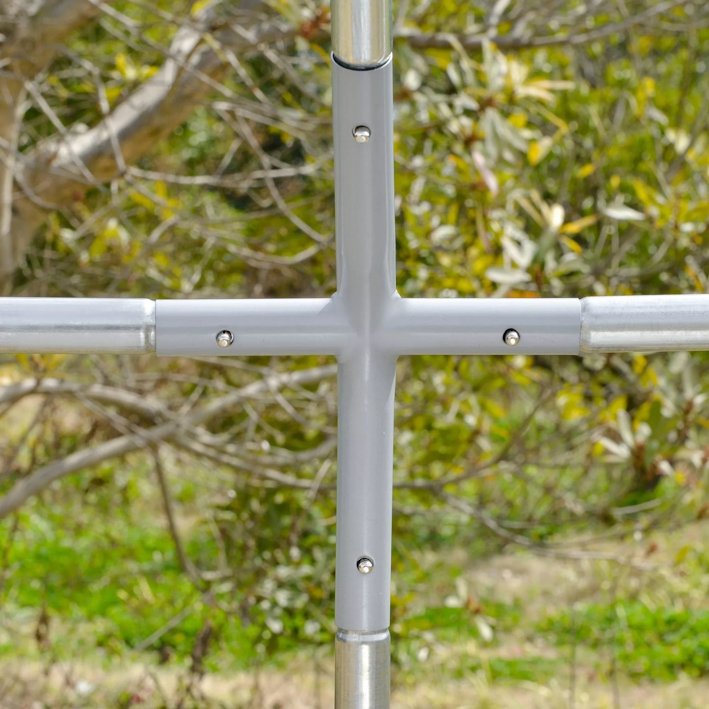 Āra aploks maziem dzīvniekiem, vistām, trušiem, pīlēm, izturīga konstrukcija, tērauds un Oksfordas audums