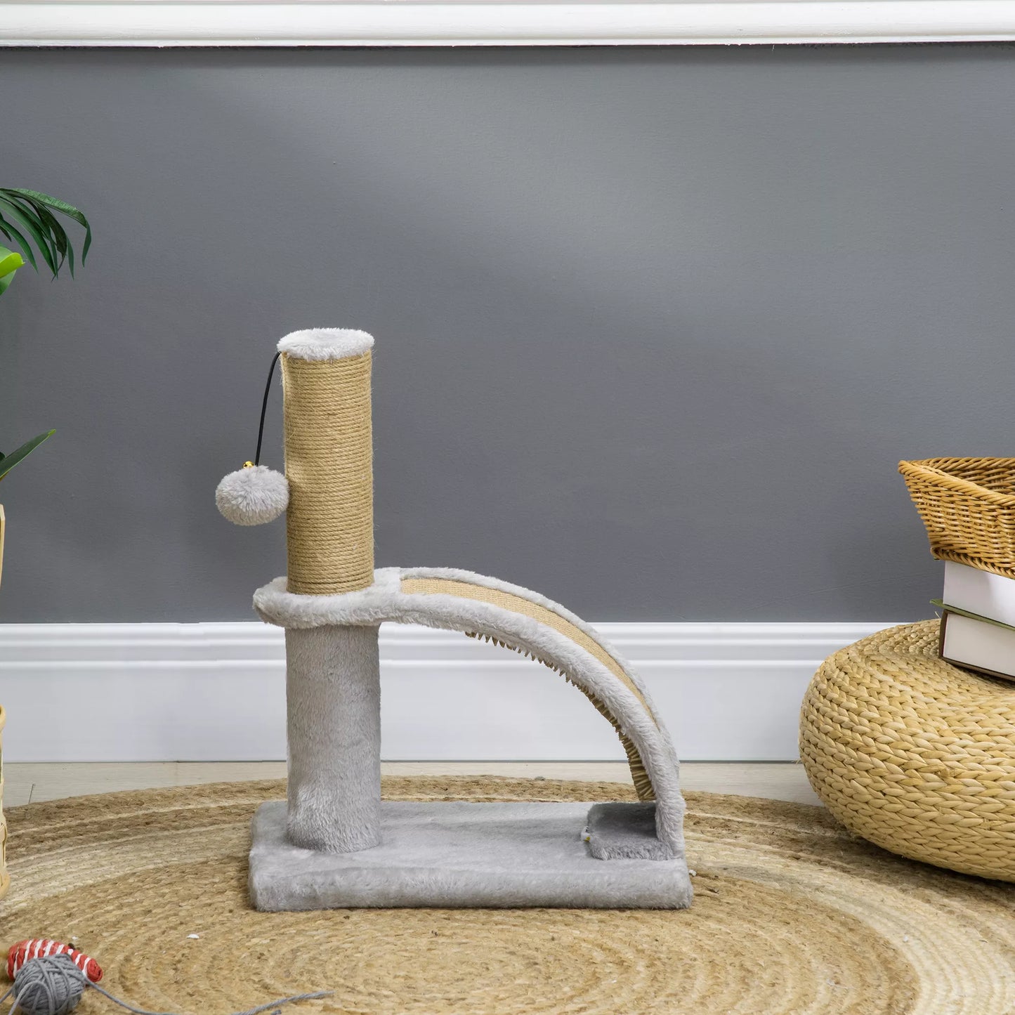 Kačių draskyklė su džiuto apmušalu, kabantis kamuoliukas su varpeliu, draskymo lenta, 34 ilgis x 24 plotis x 43 aukštis cm, pilka