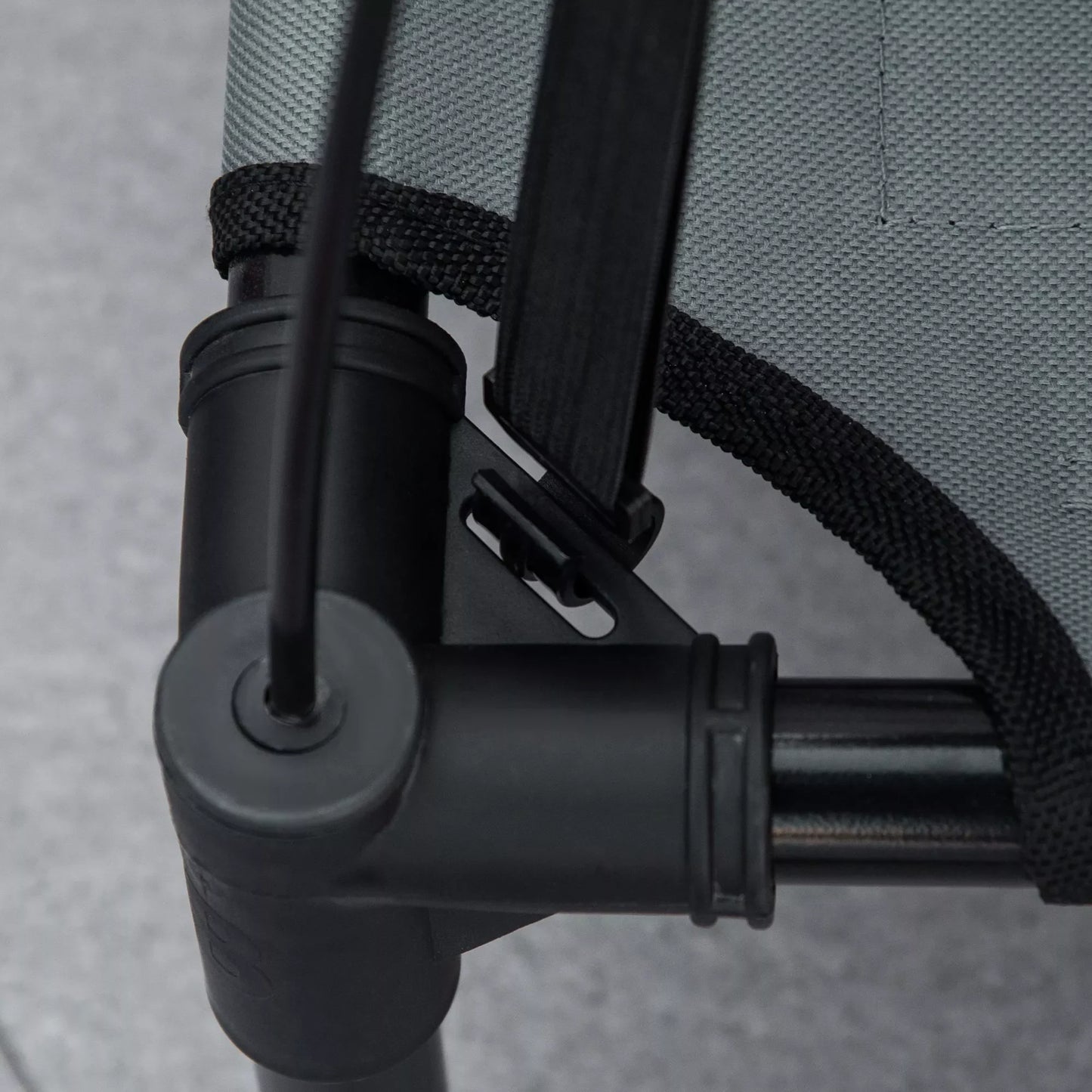 Paaugstināta suņu gulta ar nojumi, mājdzīvnieku gulta, āra suņu gulta ar nojumi, elpojoša, tafta audums, kempingam, pelēka, 61 x 46 x 62 cm