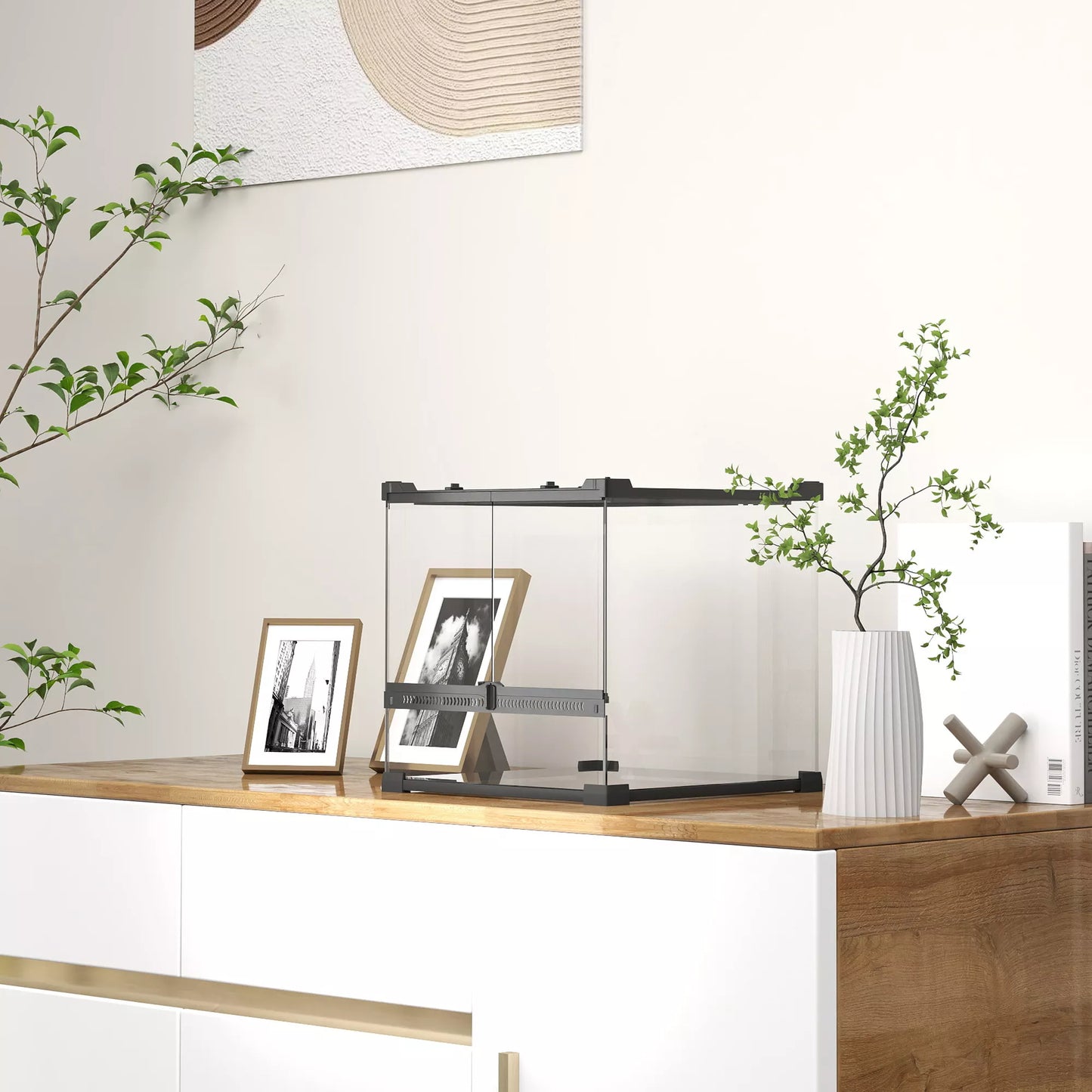 Stiklinis terariumas ropliams, paaukštintas ir vandeniui atsparus dugnas, sagties užraktas