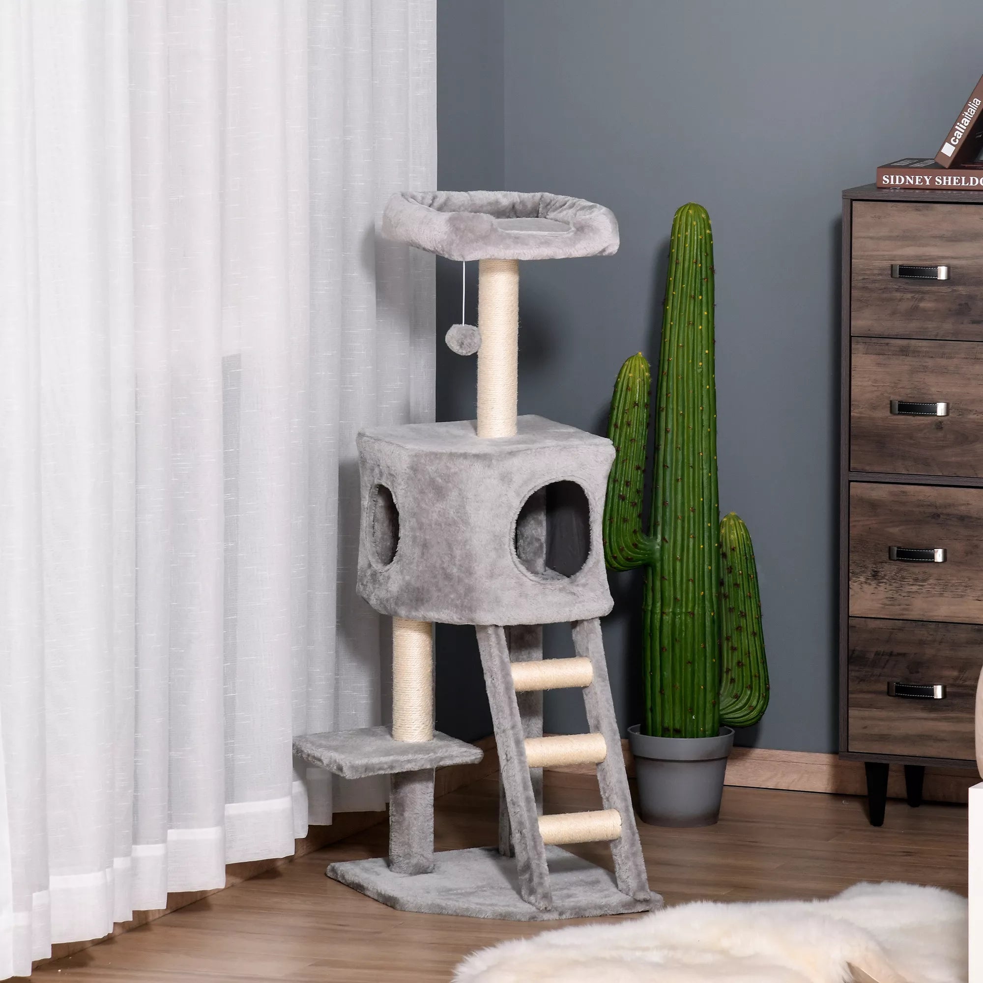 Kačių medis 120 cm, Kačių bokštas su urveliu, žaisliniu kamuoliuku, sizaliniais stiebais, platforma, laipteliais, daugiaaukštis kačių draskytuvas, laipiojimo medis katėms, šviesiai pilkas
