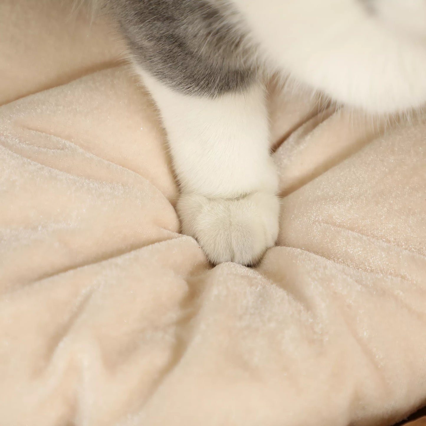 Draskyklė statinės formos, 50 cm, 2 urvai, pagalvėlė, draskyklė su katės guoliu, katės bokštas iš vandens hiacinto, šviesiai ruda