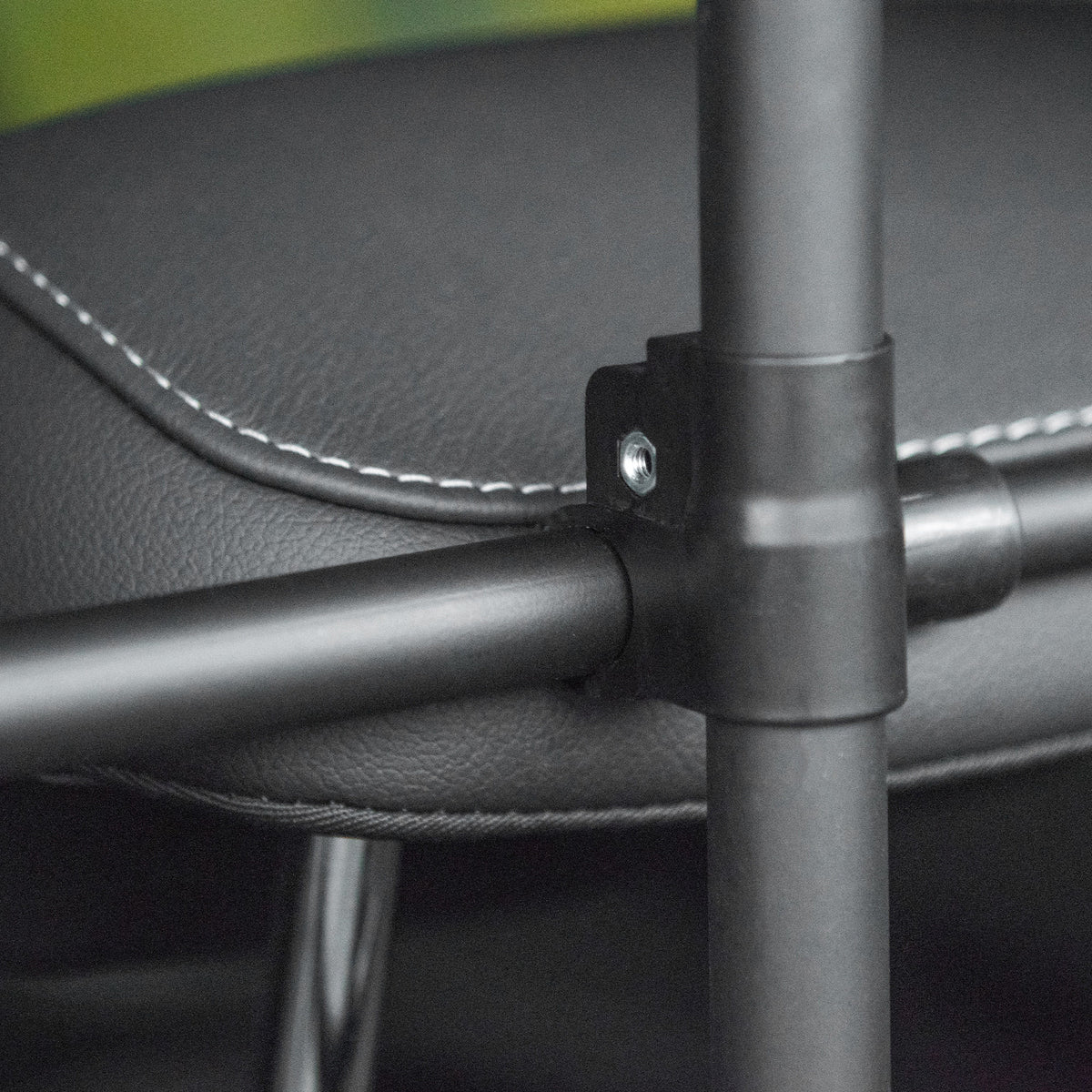 Apsauginės grotelės šunims į automobilį, reguliuojamos 87–135 cm pločio ir 60–105 cm aukščio, juodos