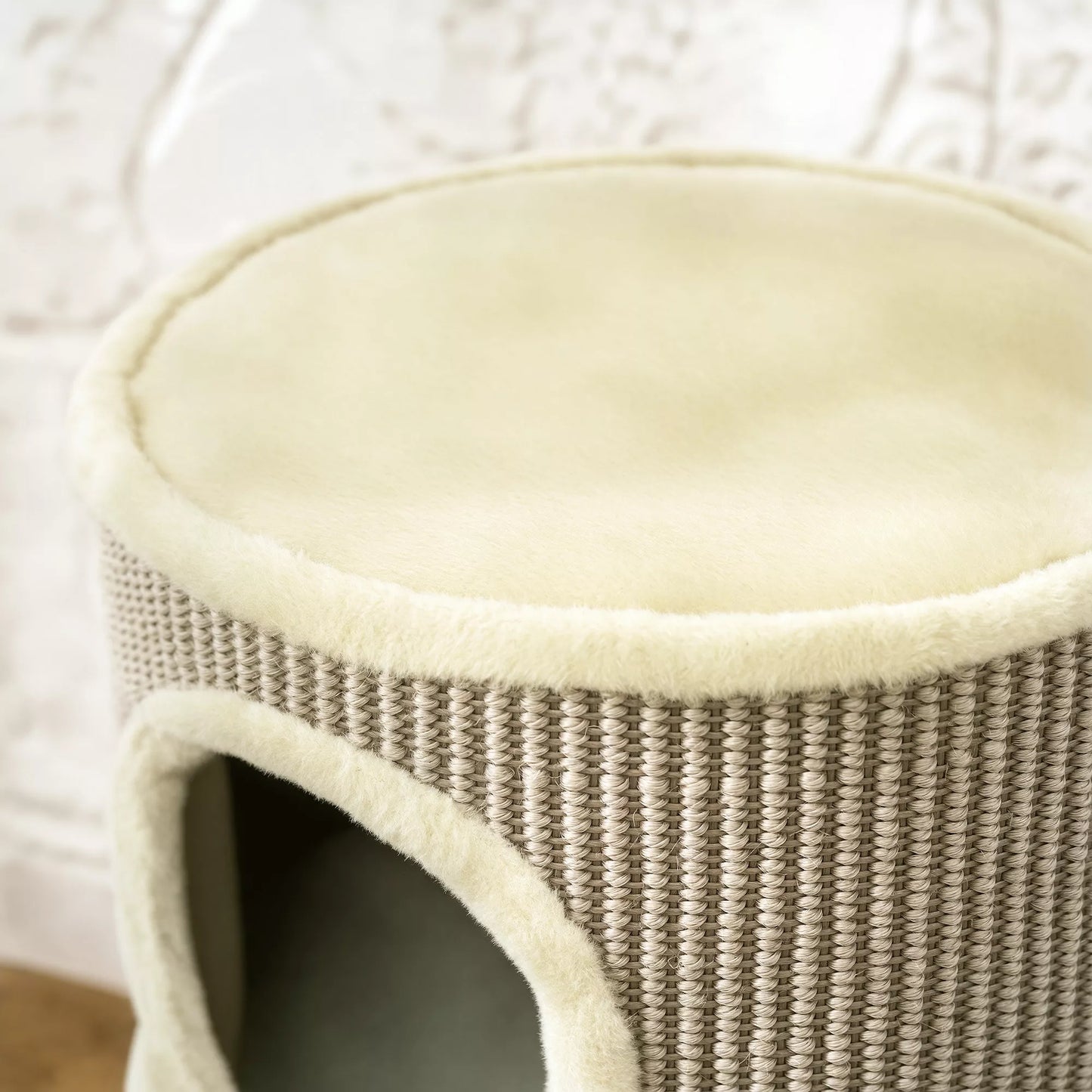 Kaķu skrāpējamais paklājiņš, 49 cm augsts, Ø35,5 cm, divstāvīgs ar plīša malu, skrāpējamais paklājiņš, 2 gultņi, haki+kafijas krāsā