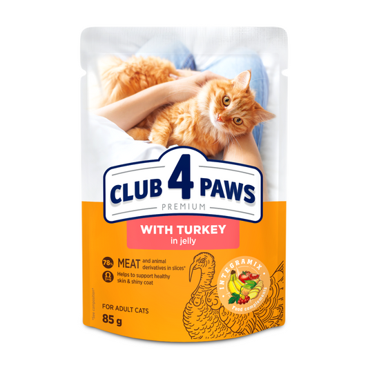 CLUB 4 PAWS Premium konservuotas ėdalas suaugusioms katėms su kalakutiena drebučiuose 24x80 gr