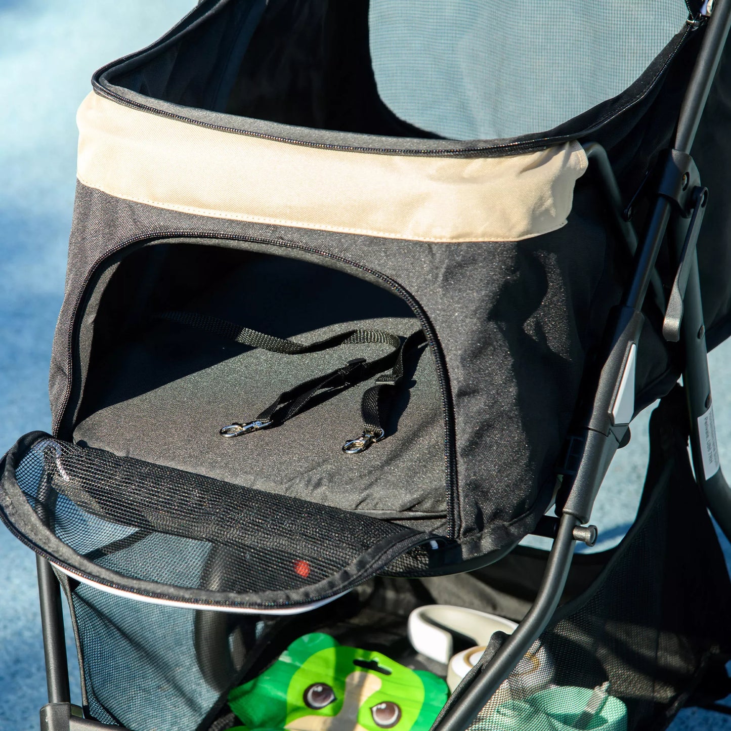 Mājdzīvnieku ratiņi, suņu ratiņi, salokāmi, ar lietus pārsegu, 2 krūzīšu turētājiem, zili + haki krāsā