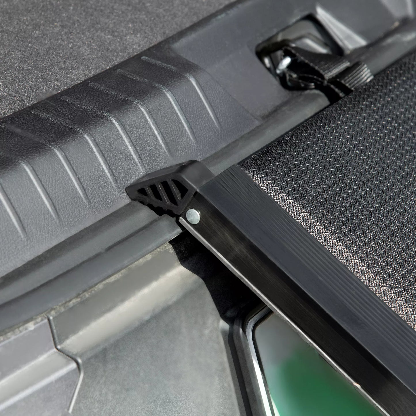 Salokāma neslīdoša rampa dzīvniekiem, suņiem līdz 40 kg, 158 cm x 43,5 cm x 2,5 cm, melna