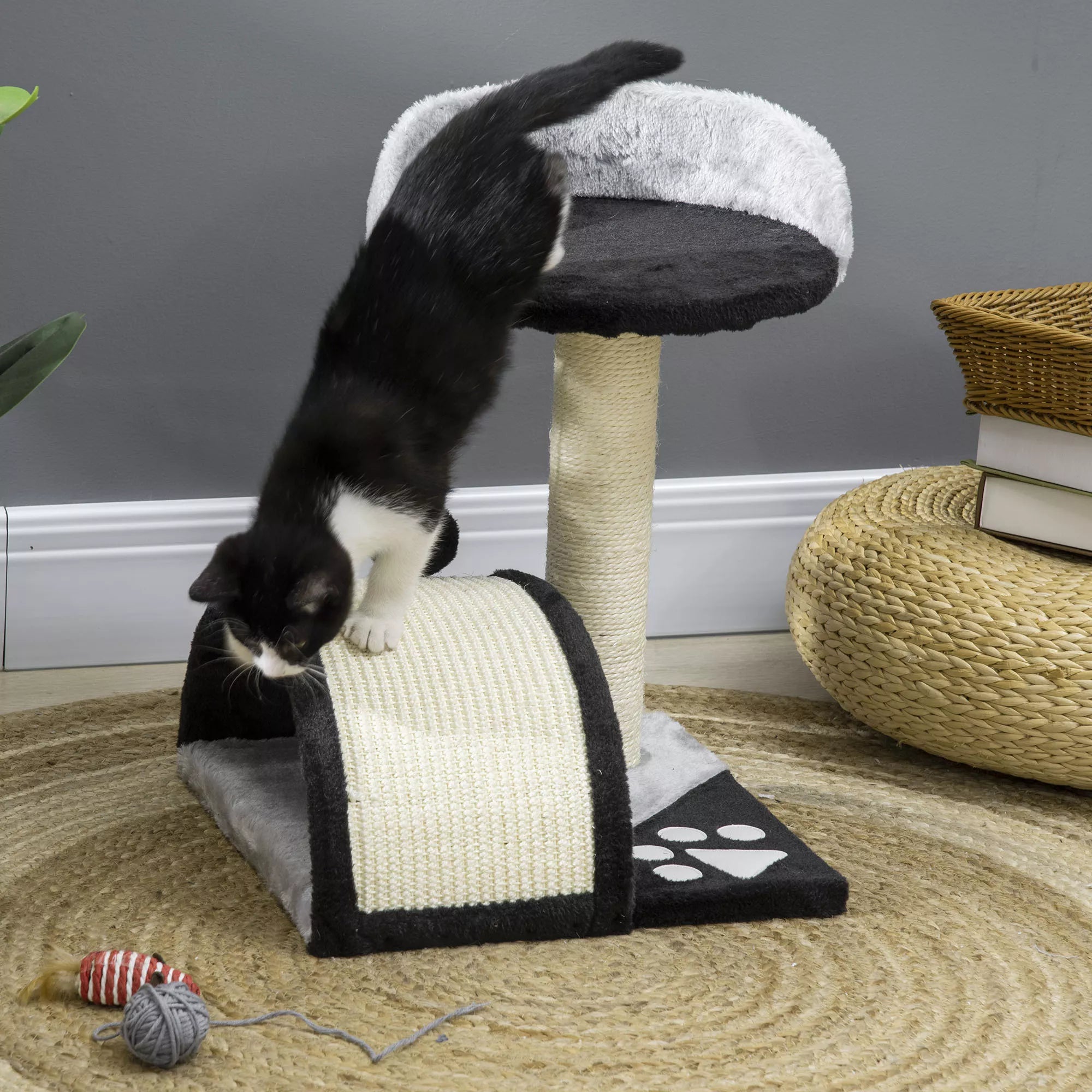 Kaķu skrāpējamais stabs ar rotaļu bumbām, ar sizala virves skrāpējamajiem stabiem, melns, 35,5 x 37 x 46 cm