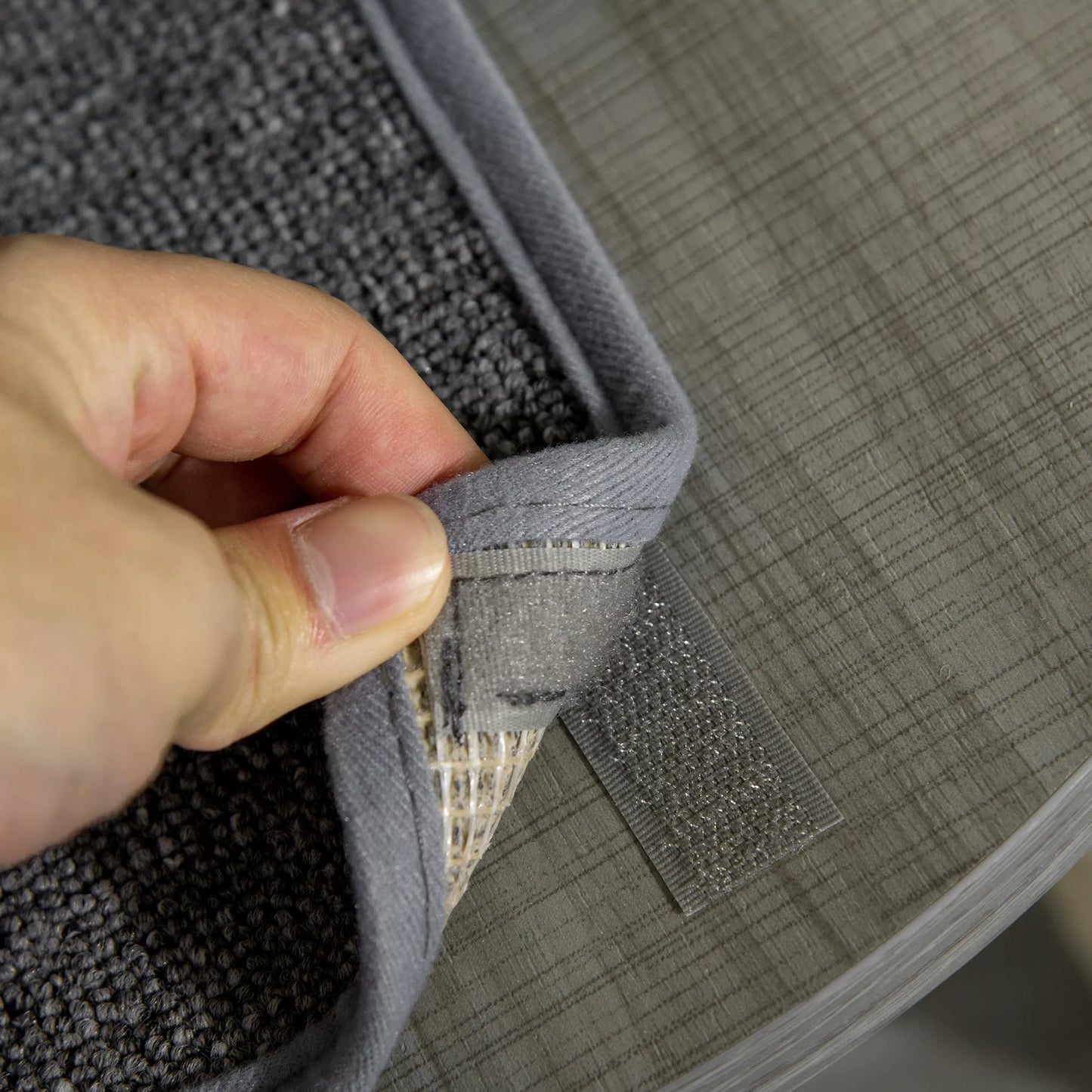 Kačių draskyklė su hamaku, su lubų įtempikliu, iki lubų, 40 cm x 40 m x 250 cm, Pilka + Kreminė balta