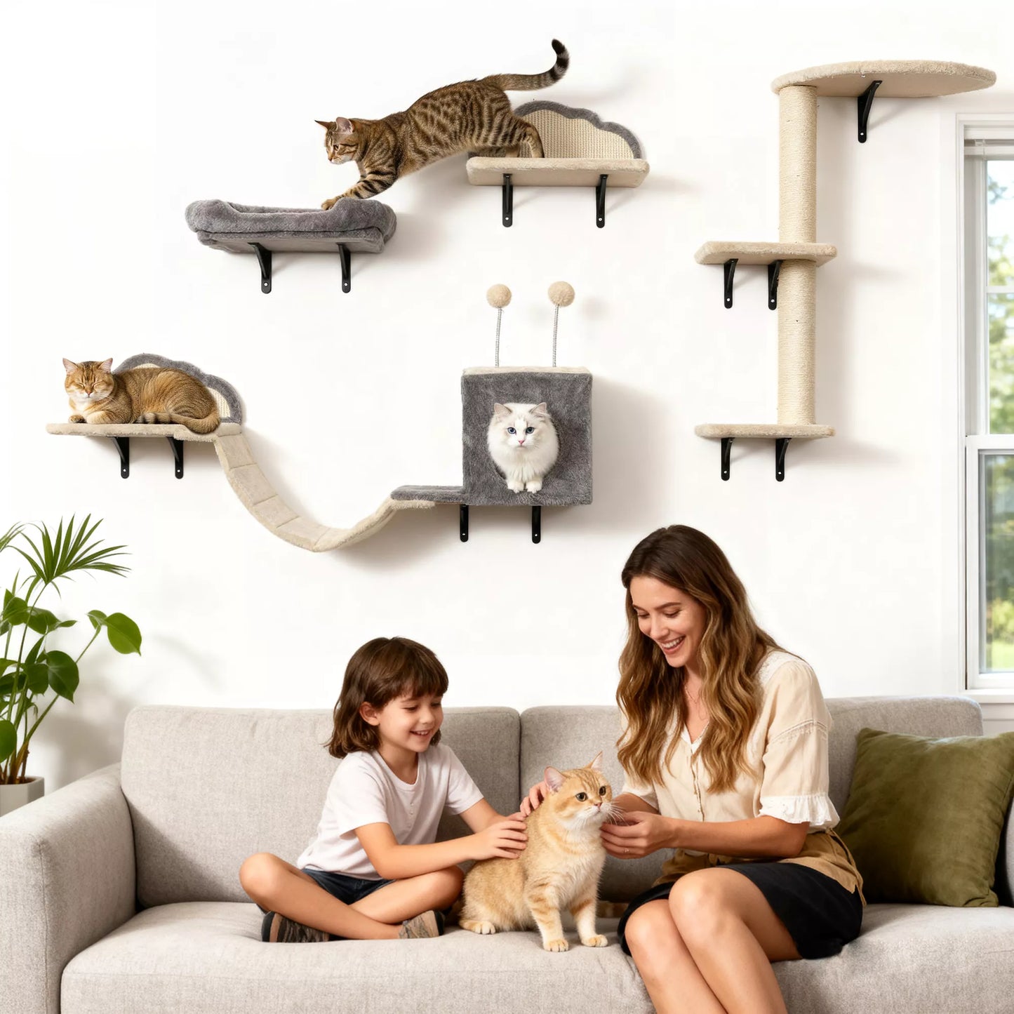 Pie sienas stiprināms kaķu skrāpējamo stabu komplekts ar sizala skrāpējamām virsmām, 4 daļas, 1-3 kaķiem, bēšs