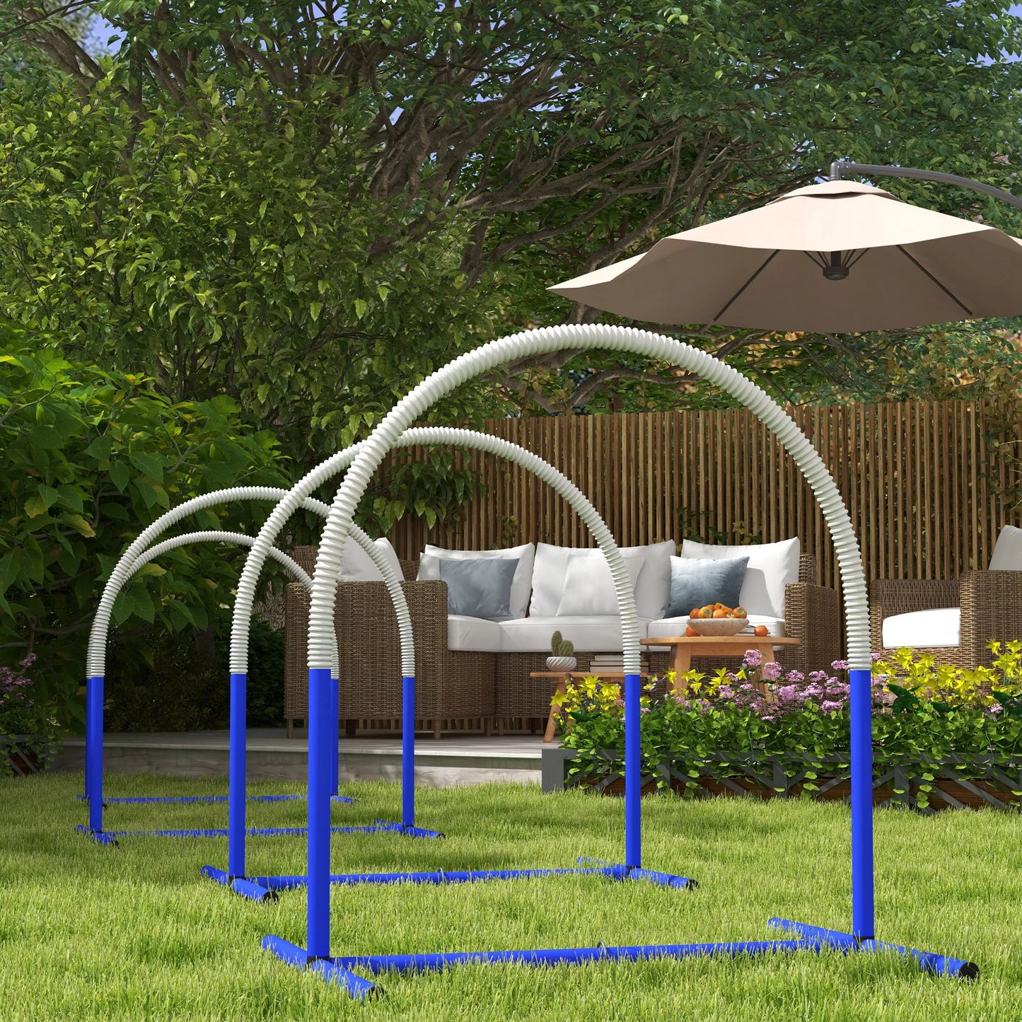 Agiliti komplekts suņiem, apmācībai, 4 stīpas, iesācējiem, ar pārnēsāšanas somu, zils+balts, 88 x 64 x 95 cm