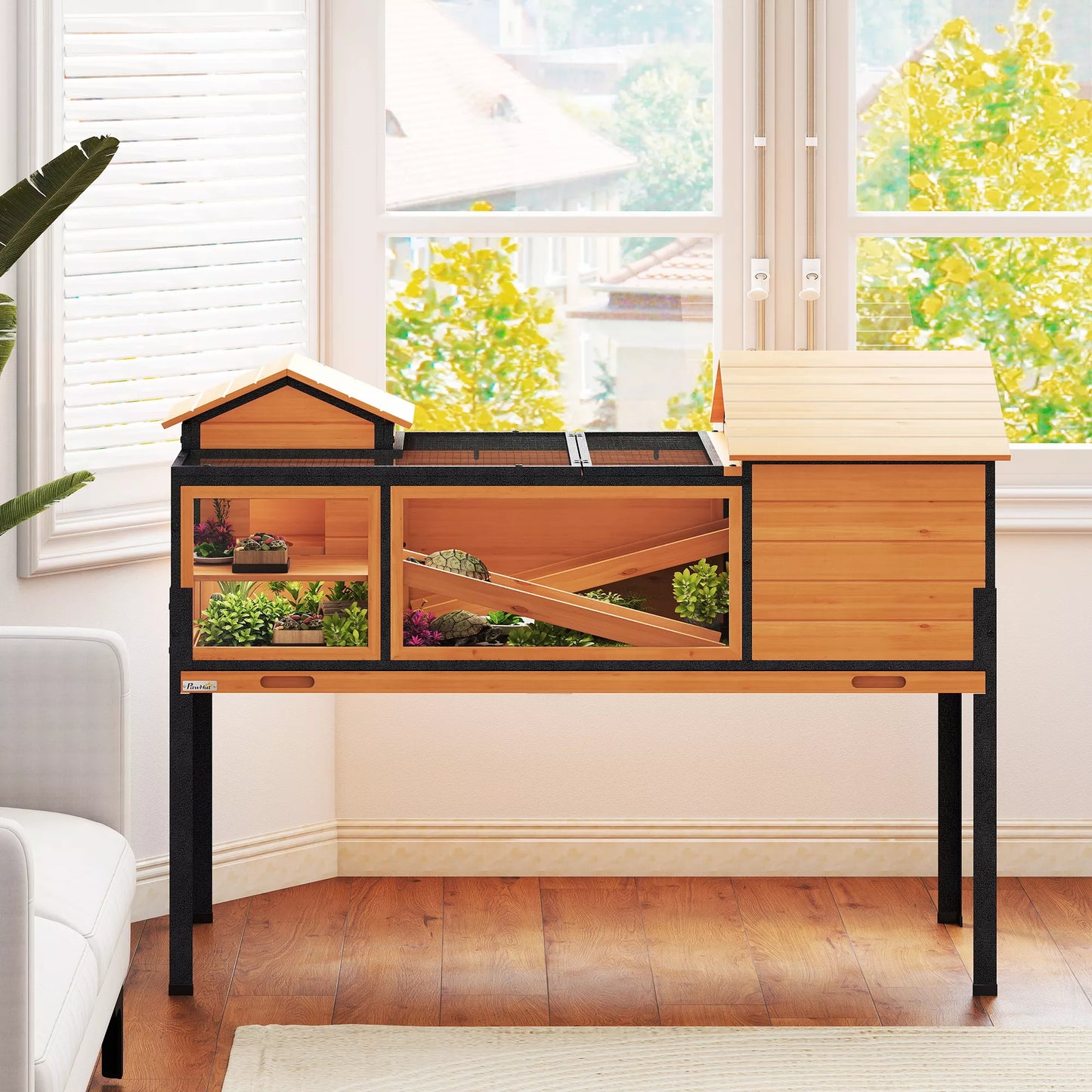 Vėžlio namelis, mažų gyvūnėlių aptvaras, 2 kambariai, 2 aukštai, langai, rampos, priedai, mediena, plienas, geltona