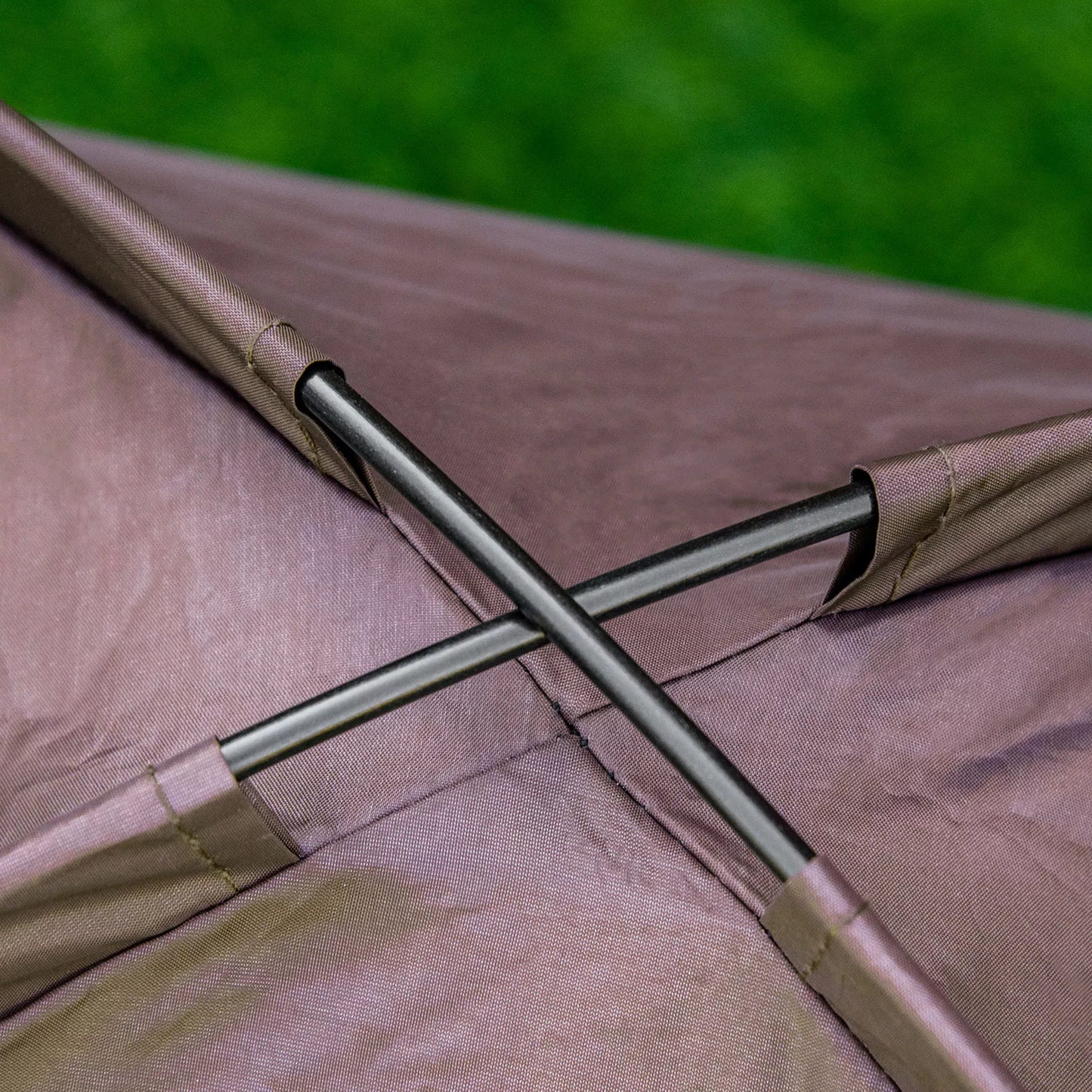 Salokāma mājdzīvnieku gulta ar nojumi, āra suņu gulta, sieta audums, brūna + melna