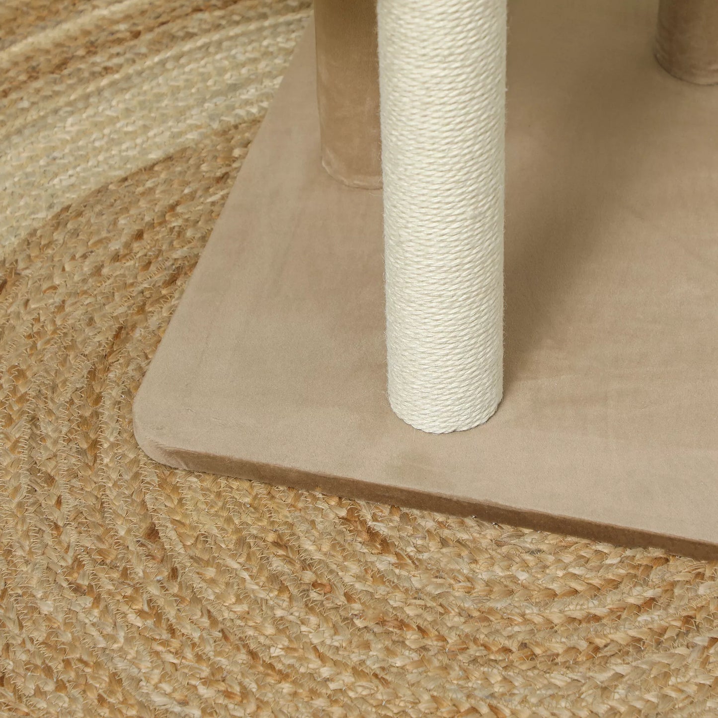 Kaķu skrāpējamais stabs ar 2 līmeņiem, rotaļu bumba, skrāpējamie stabi, skrāpējamās bumbiņas, līdz 7 kg, 56 x 54 x 86 cm, brūns